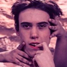 LOVE ME TINDER: SWIPE RIGHT Dating in the Age of the Smart Phone