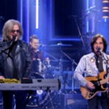 VIDEO: Daryl Hall & John Oates Perform 'I Can't Go For That' on TONIGHT SHOW
