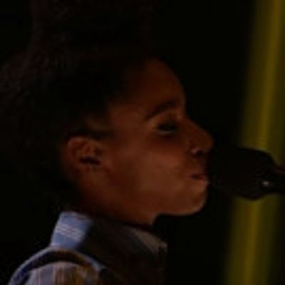 VIDEO: Lianne La Havas Performs 'Green and Gold' on LATE LATE SHOW