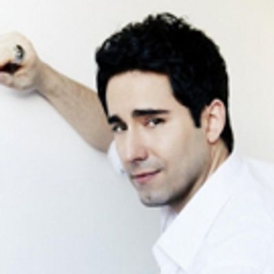 BWW Review: John Lloyd Young Makes Kennedy Center Solo Cabaret Debut