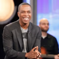 VIDEO: Leslie Odom Jr. Performs 'Autumn Leaves' on THE VIEW; Credits Karaoke for… Video
