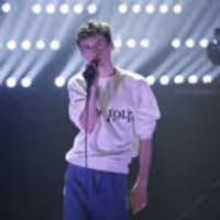 VIDEO: Troye Sivan Performs Hit Song 'Wild' on LATE NIGHT Video