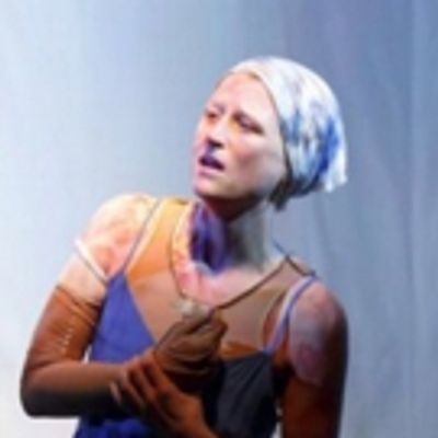 Photo Flash: First Look at Mamie Gummer in Roundabout's UGLY LIES THE BONE