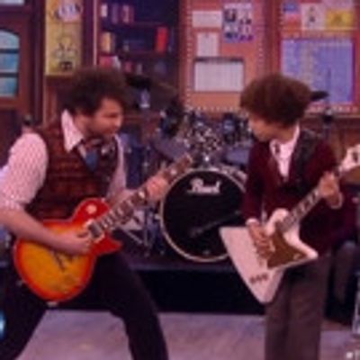 VIDEO: You're In the Band! Alex Brightman & SCHOOL OF ROCK Cast Perform on 'The View'