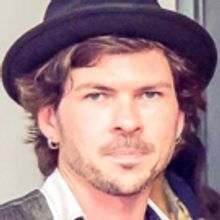 Guitarist Rob Reischak Comes to the Whisky