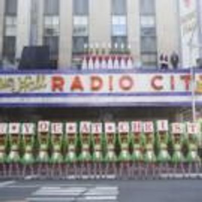 Photo Flash: The Rockettes Kick Off 2015 Radio City Holiday Season with CHRISTMAS IN AUGUST