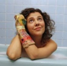 BWW Review: Siobhan O'Loughlin Plunges Into Politics and Psychology in BROKEN BONE BA