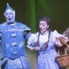 BWW Reviews: Fulton's WIZARD OF OZ Brings Lions and Tigers and Even a Circus to the C