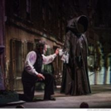BWW Review: TWIST YOUR DICKENS Lovingly Lampoons All of the Christmas Traditions We H