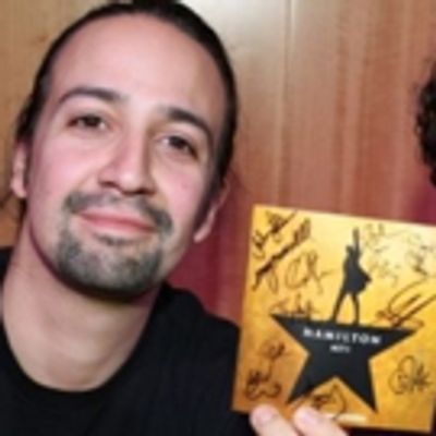 Photo Coverage: Lin-Manuel Miranda, Jonathan Groff, and HAMILTON Cast Sign CDs at Barnes and Noble