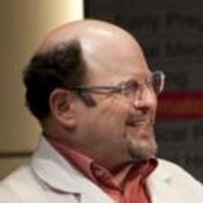 TV: Jason Alexander Surprises Larry David Onstage at FISH IN THE DARK