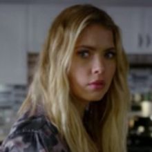 VIDEO: Sneak Peek - 'Hold Your Piece' Episode of PRETTY LITTLE LIARS