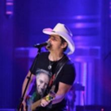 VIDEO: Country Music Superstar Brad Paisley Performs 'Contact High' on TONIGHT