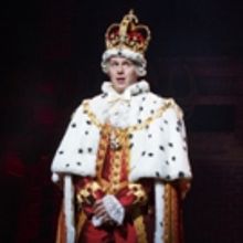 Jonathan Groff Retrieves King George's Crown in HAMILTON Tonight