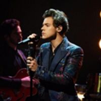 VIDEO: Harry Styles Performs 'Sign of the Times' on LATE LATE SHOW Video