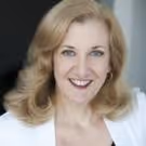BWW Reviews: Donna Migliaccio Celebrates RANDOMOSITY at Signature Theatre