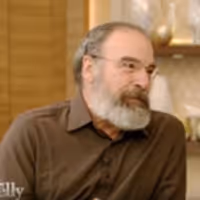 VIDEO: What Caused a Giant 'Weepfest' When Mandy Patinkin Visited 'SUNDAY IN THE… Video