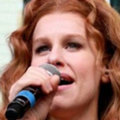 Photo Flash: Casts of BEAUTIFUL &amp; MAMMA MIA! Perform at West End Live