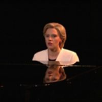STAGE TUBE: Kate McKinnon as Hillary Clinton Pays Tribute to Leonard Cohen in Moving… Video