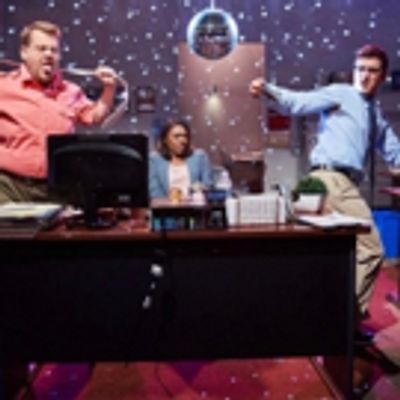 VIDEO: 'IT' Guys James Corden & Orlando Bloom Turn On Computers with Sultry Dance Moves!