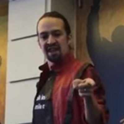 STAGE TUBE: Lin-Manuel Miranda Dances 'Thriller,' Rewards Costumed Fans at Halloween #Ham4Ham