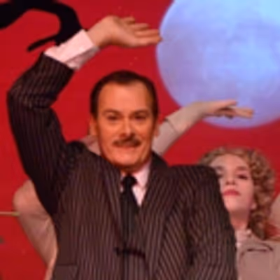 BWW Review: THE ADDAMS FAMILY Delightfully Spooks!