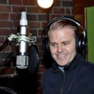 Exclusive Photo Coverage: CAGNEY's Robert Creighton Sings Carols for A Cure