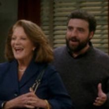 VIDEO: Sneak Peek - Linda Lavin Plays Hard-to-Please In-Law on Next Episode of MOM