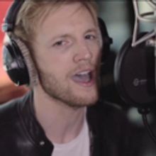 STAGE TUBE: Guido Balzaretti interpreta 'Soy Real' de CASI NORMALES