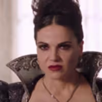 VIDEO: Sneak Peek - Regina vs Evil Queen on Next ONCE UPON A TIME Video