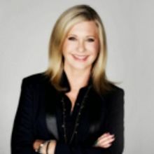 BWW Previews: Still Hopelessly Devoted!! OLIVIA NEWTON JOHN Graces The McCallum Theat