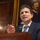 Photo Flash: Dutch Treat Honors New Yorker Editor David Remnick with Gold Medal for…