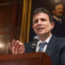 Photo Flash: Dutch Treat Honors New Yorker Editor David Remnick with Gold Medal for…