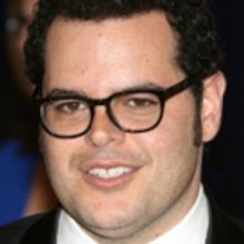 STAR WARS Surpasses FROZEN's Box Office Record; Josh Gad Gives Props