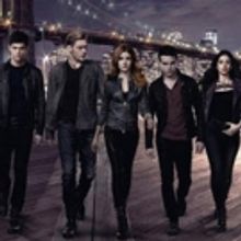Sarah Hyland to Guest Star on Freeform Original Series SHADOWHUNTERS