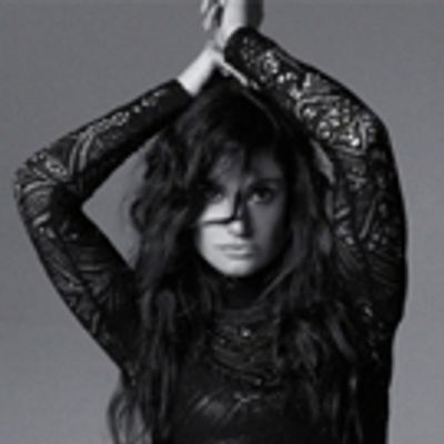 VIDEO: Idina Menzel Gears Up for Van Wezel in Sarasota