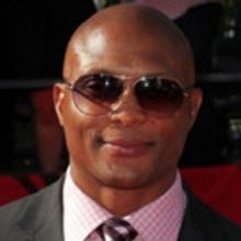 NFL Legend Eddie George Comes to Milwaukee in CHICAGO!
