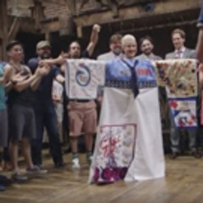 STAGE TUBE: Happy First Anniversary HAMILTON Opening Night Flashback with Leslie Odom Jr. & Cast!