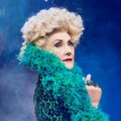 Photo Flash: First Look at Anita Dobson and The New Cast of WICKED