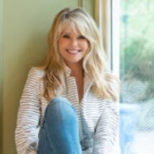 Christie Brinkley, Richard Kind and More Set for CELEBRITY AUTOBIOGRAPHY This August