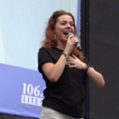 TV: Rachel Tucker & the Cast of WICKED Greenify Bryant Park!