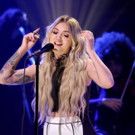 VIDEO: Songwriter Julia Michaels Makes TV Debut Performing 'Issues' on TONIGHT