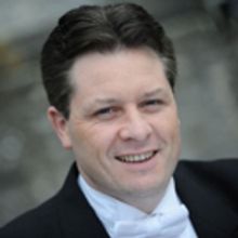 Tenor Anthony Kearns Sings O'America in Chicago, Video Clip Now Available