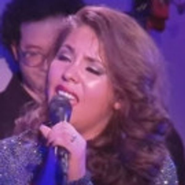 STAGE TUBE: Florencia Cuenca Performs 'Tell Me on a Sunday' - Cabaret Theater Video