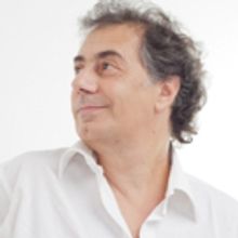 French Guitarist Pierre Bensusan to Offer Concerts & Workshops at BlueDog Guitars