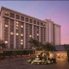 The Ritz-Carlton, Marina Del Rey Celebrates Its 25th Anniversary With a '90s Themed…