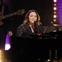 VIDEO: Norah Jones Performs 'Don't Be Denied' on LATE LATE SHOW Video