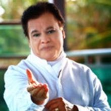 Juan Gabriel to Receive Star Award & Perform at BILLBOARD LATIN MUSIC AWARDS