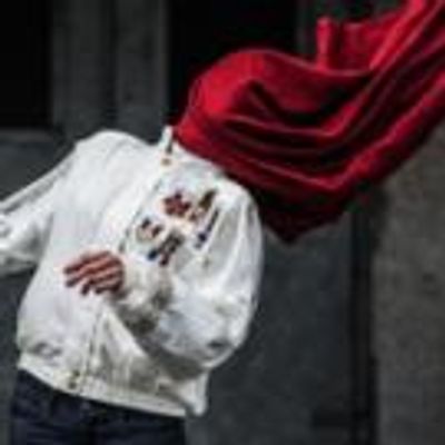 BWW Review: IT FOLDS - Old Horse Town