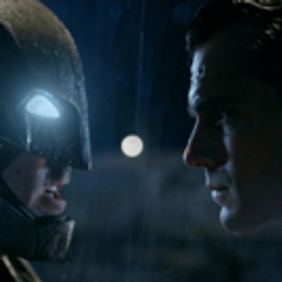 BWW Review: The World of BATMAN V SUPERMAN: DAWN OF JUSTICE Only Makes Sense If You Force It
